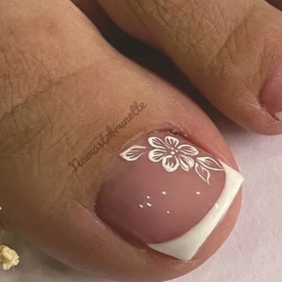 2/$16 🌺 Floral French Tip  Press On Toenails - Picture 1 of 17